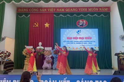 Đoàn thanh niên tham dự Đại hội thanh niên